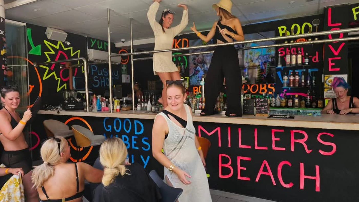 Beach Party + 2hr Free Bar